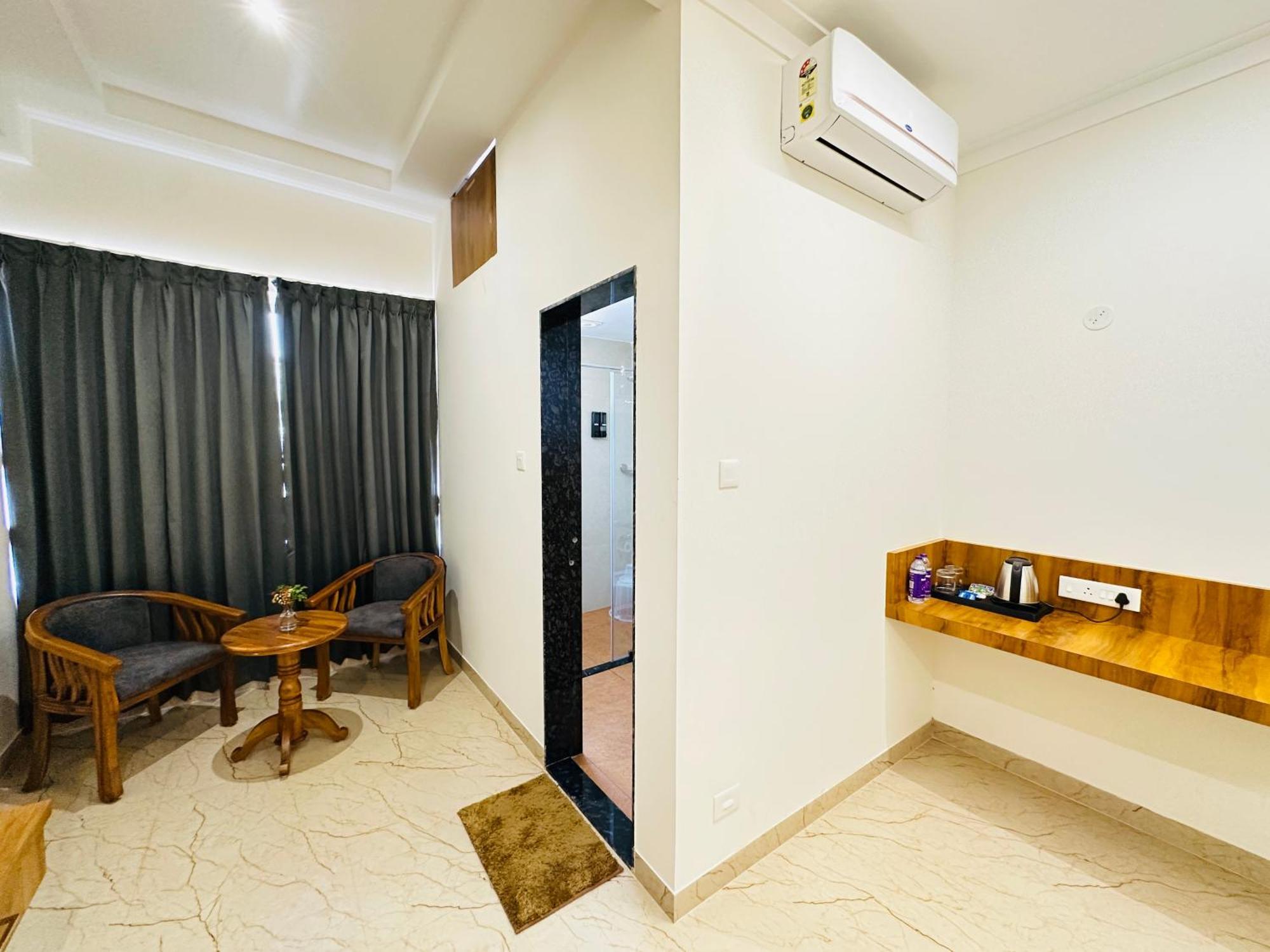 Shambhavi Hotel And Convention Centre อูดุปปี ภายนอก รูปภาพ